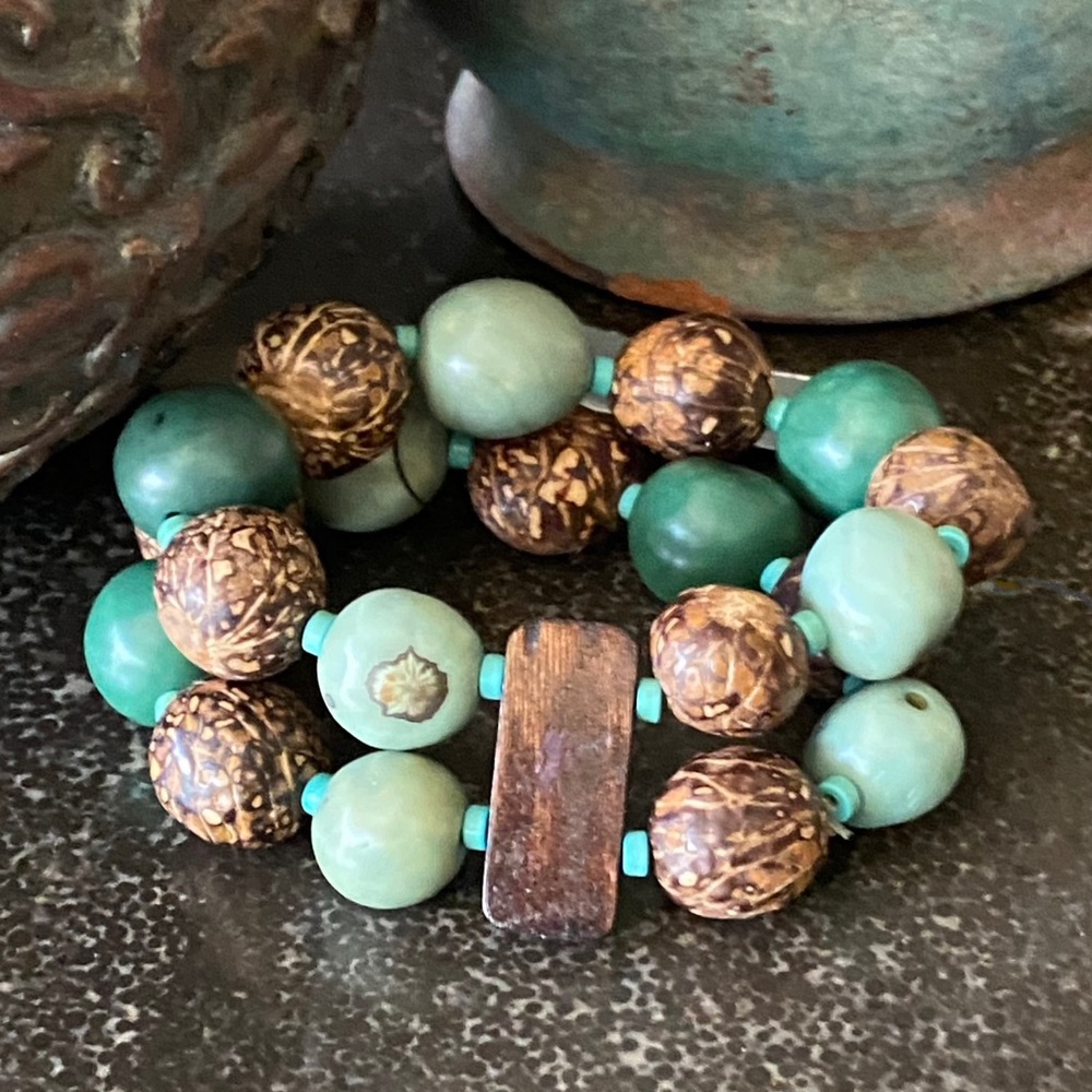 🦚HOST PICK🦚 NWT Chico’s Beaded Stretch Bracelet